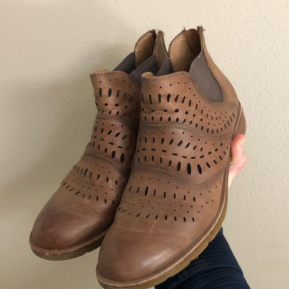 Leather Booties with Cutout design